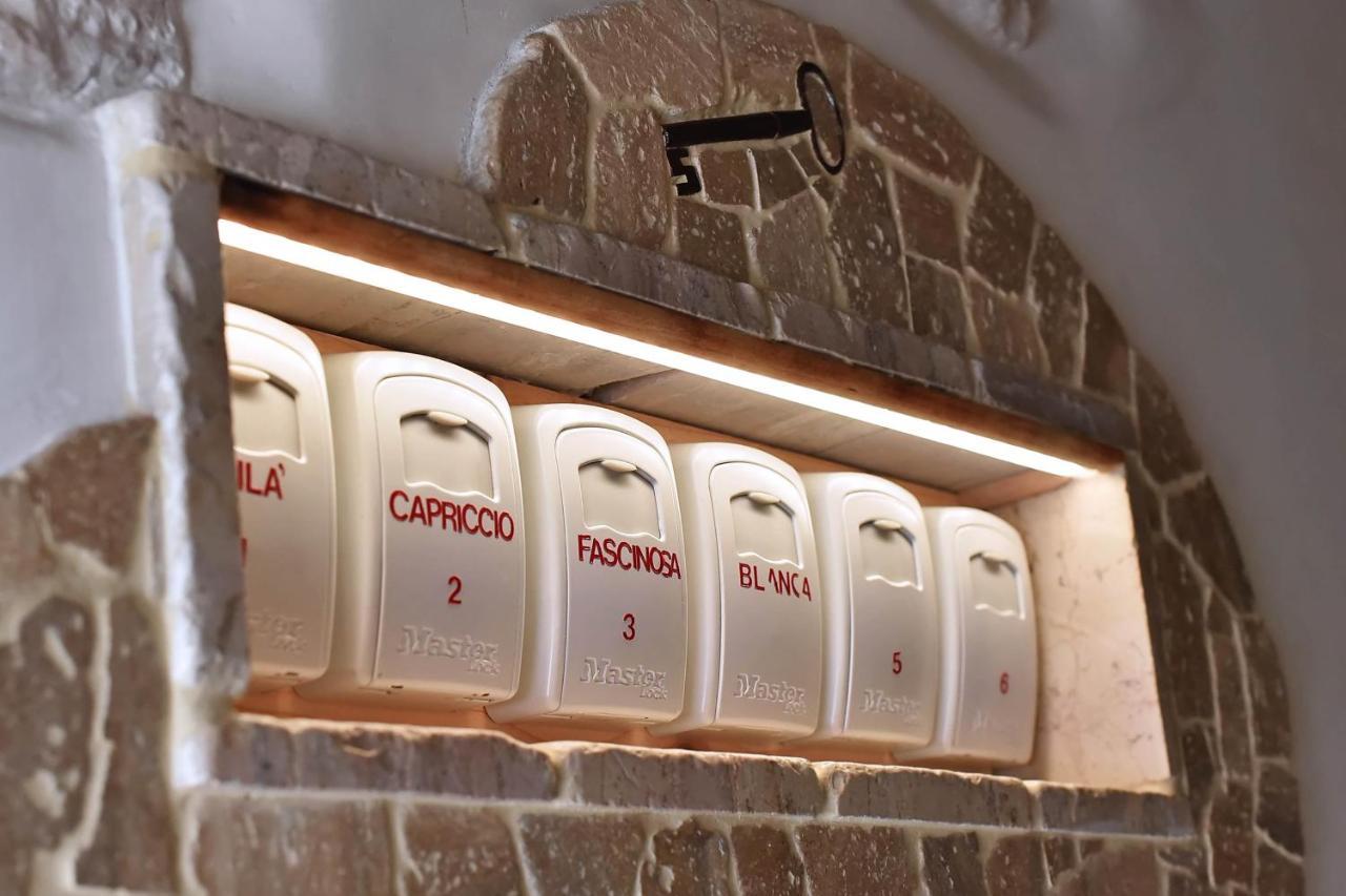 L'Angolo Di Gaudi, Alcoba Blanca Putignano Luaran gambar